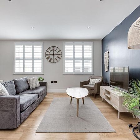 Charming 1 Bedroom Apt , Town Centre, Wifi, Free Parking By Tent Serviced Apartments 斯坦斯 外观 照片