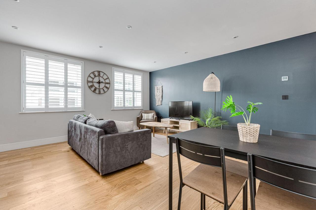 Charming 1 Bedroom Apt , Town Centre, Wifi, Free Parking By Tent Serviced Apartments 斯坦斯 外观 照片